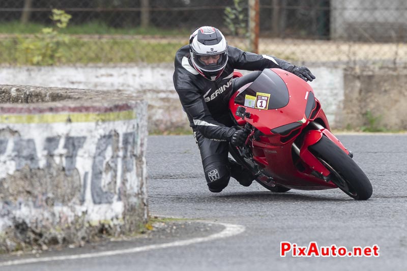 Ducati 1098 aux deux Ponts du circuit de Montlhery